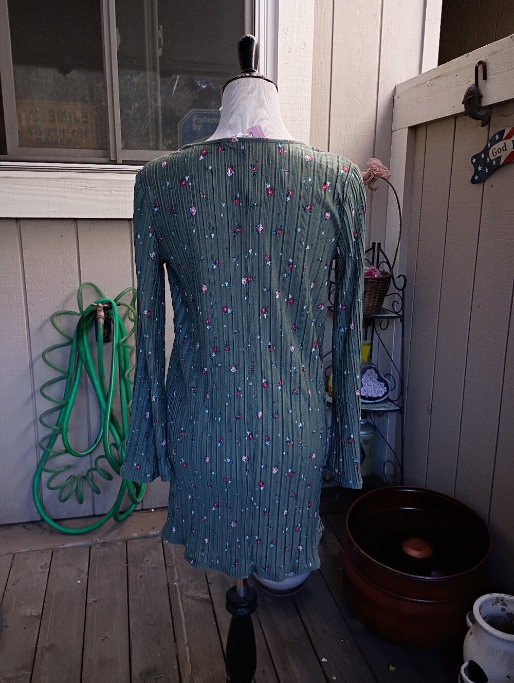 Top - Picture 2 of 2